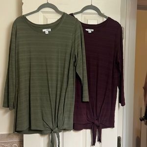 Bundle of 2 long sleeve tops.